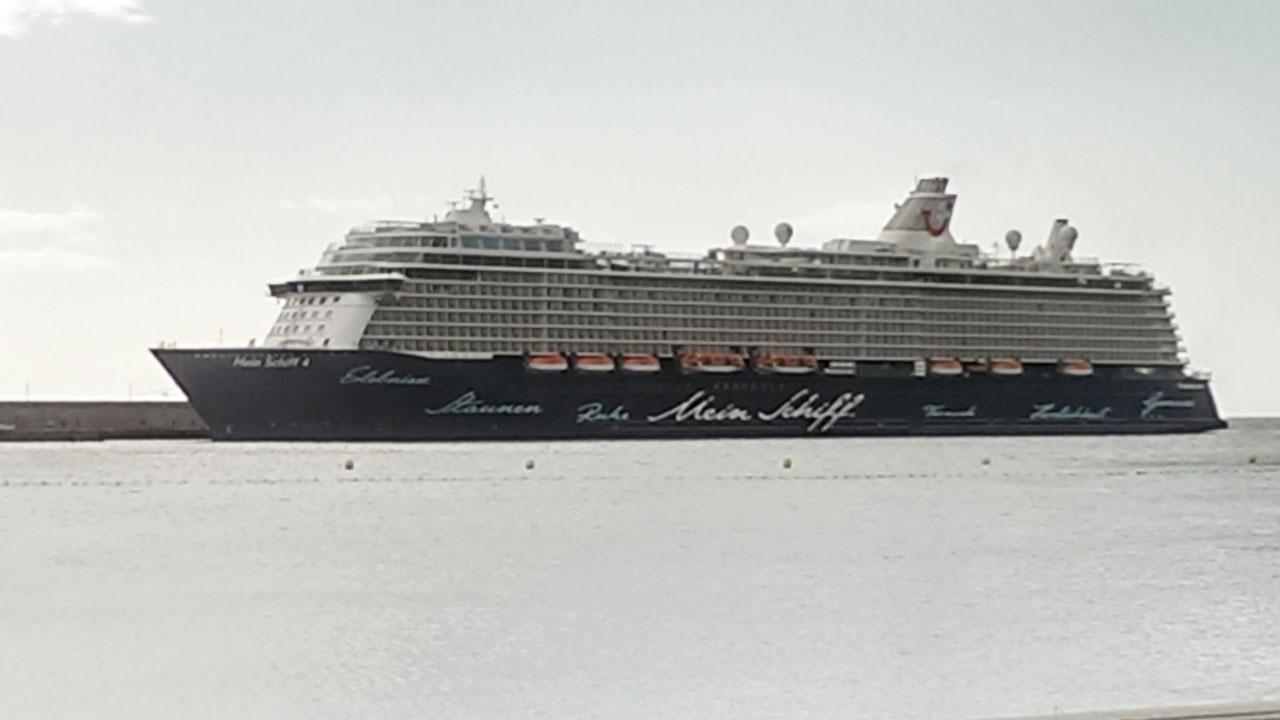 Fliegen oder per Schiff